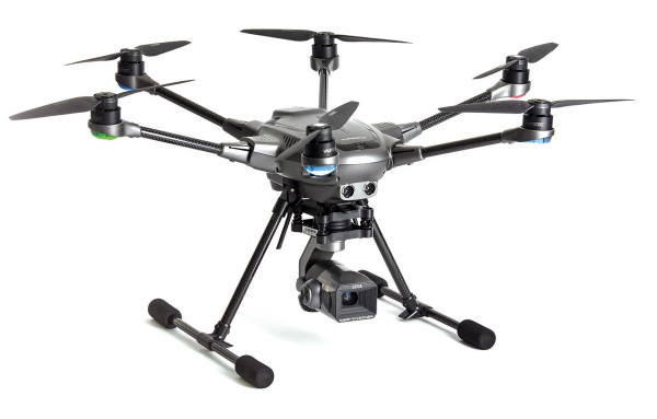 YUNEEC TYPHOON 台风H3 无人机,与徕卡共同打造 航空摄影的新标准,借助Typhoon H3以及与徕卡共同打造的Ion L1 Pro云台相机，Yuneec和徕卡相机公司 将各自领域的精华融合在一起，创造出一种空中拍摄的徕卡摄影形式。H3专为希望从空中重新探索世界的摄影师和摄像师而开发。由于制造过程中用料精良，结合1英寸CMOS摄像头传感器，并且能实现多种飞行功能，因此，它为您提供了一个复杂、完美、协调的整体系统，可帮助您实现在摄影领域的夙愿。六旋翼无人机设计为配置六个安全可靠的马达，即使在刮风环境下也能够在空中保持稳定。此外，借助于稳定的三轴云台，您可以拍摄稳定清晰的2000万像素的照片或是4K 60帧的视频。